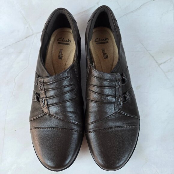 Clarks Collections Size 7.5 Brown Leather Slip On Loafer Wedge Rubber Heel - Picture 2 of 10